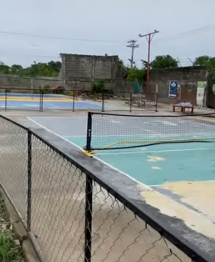 Cuteys Racquet Sports Center photo 2